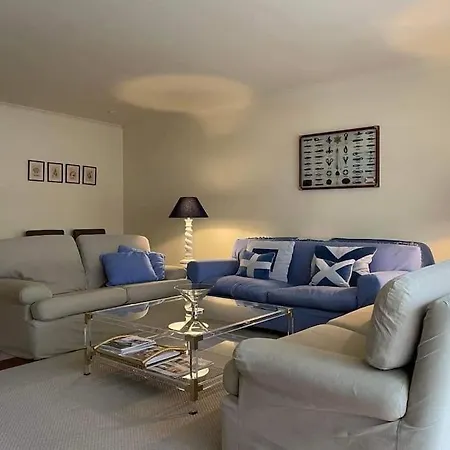 Mooi Met Zijdelings Zeezicht, Op 100 Meter Apartment *